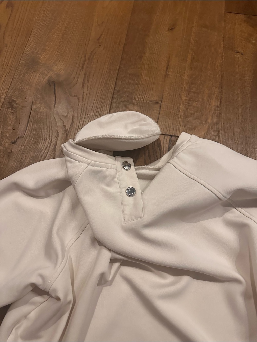 BOSS Cream and Neckline Logo Beautiful top - Picture 9 of 15